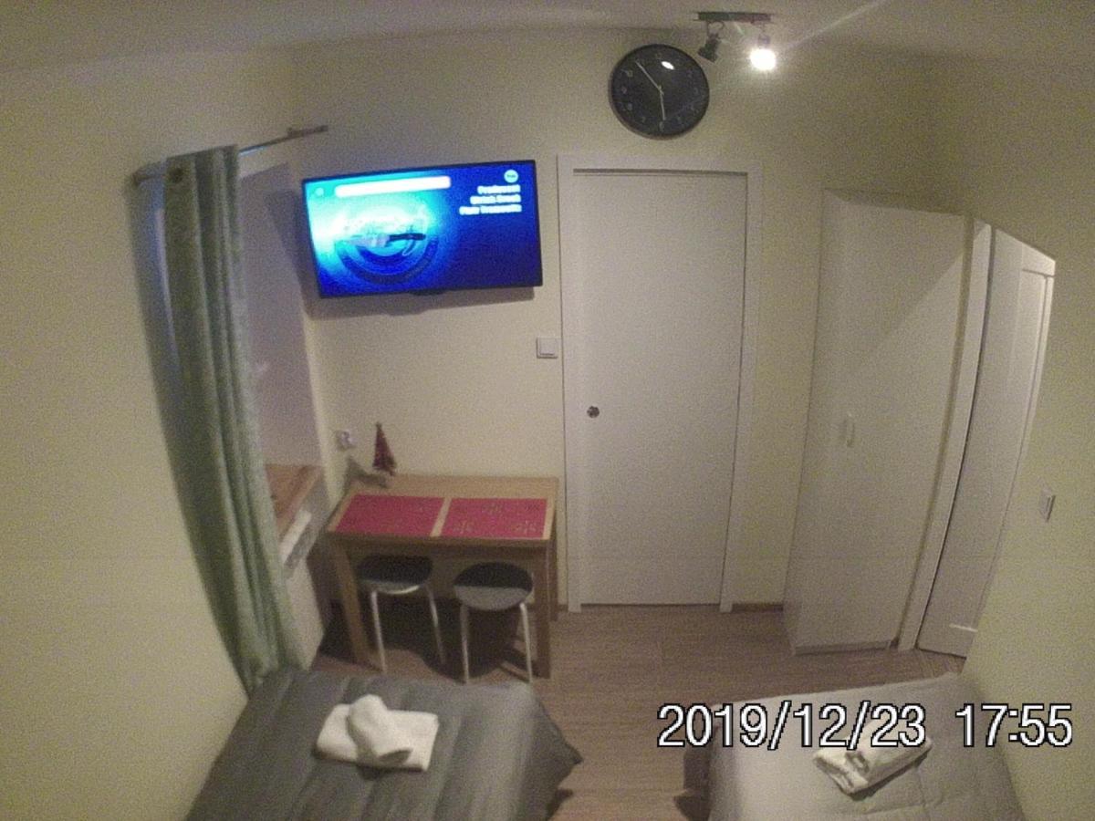 Rent0Nline Brwinow Rooms Eksteriør billede