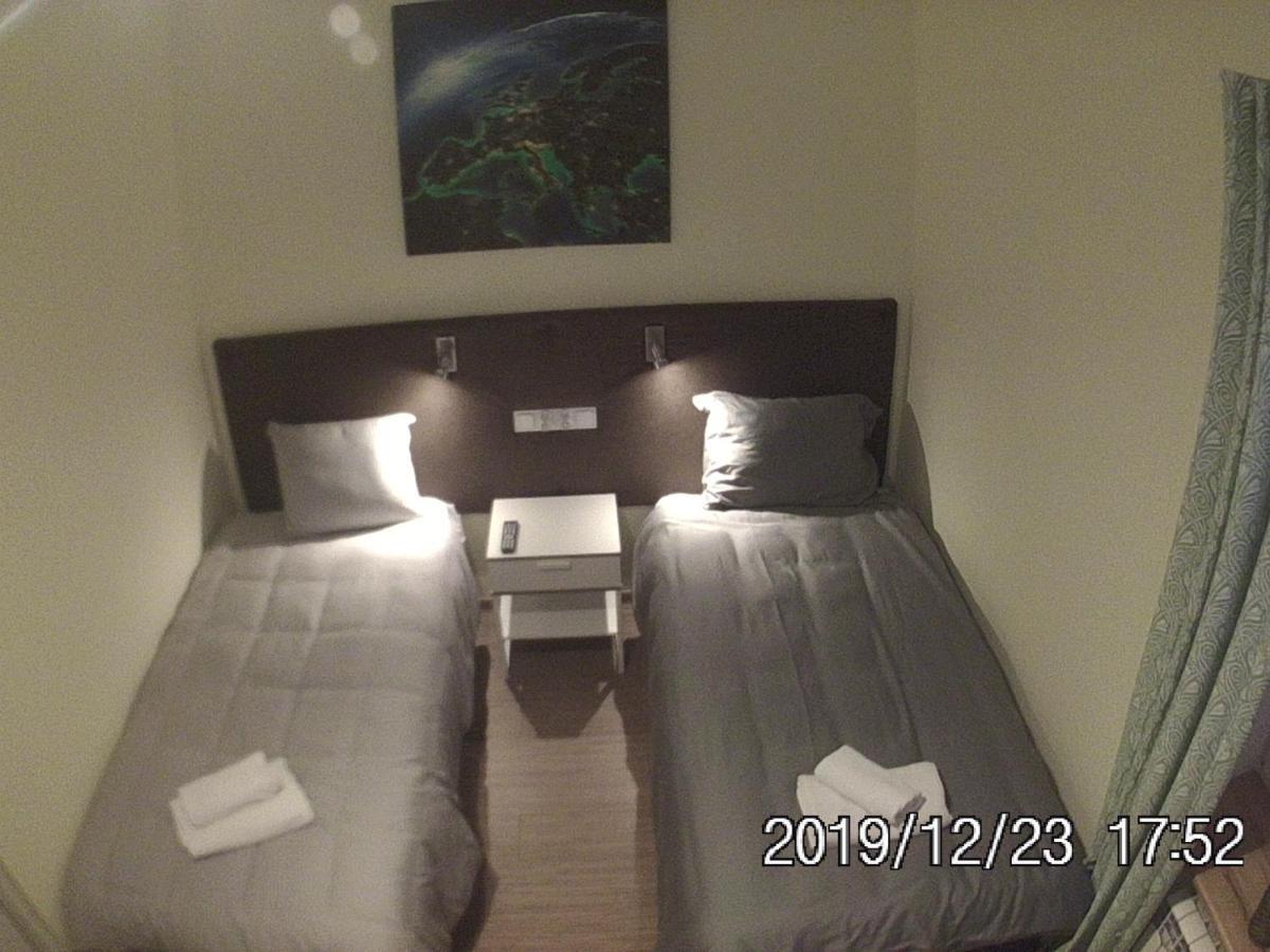 Rent0Nline Brwinow Rooms Eksteriør billede
