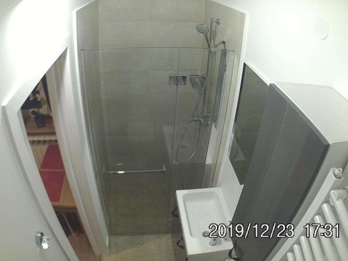 Rent0Nline Brwinow Rooms Eksteriør billede