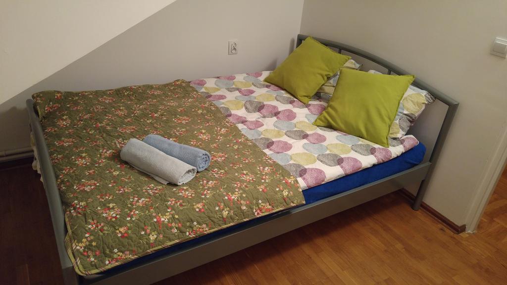 Rent0Nline Brwinow Rooms Eksteriør billede