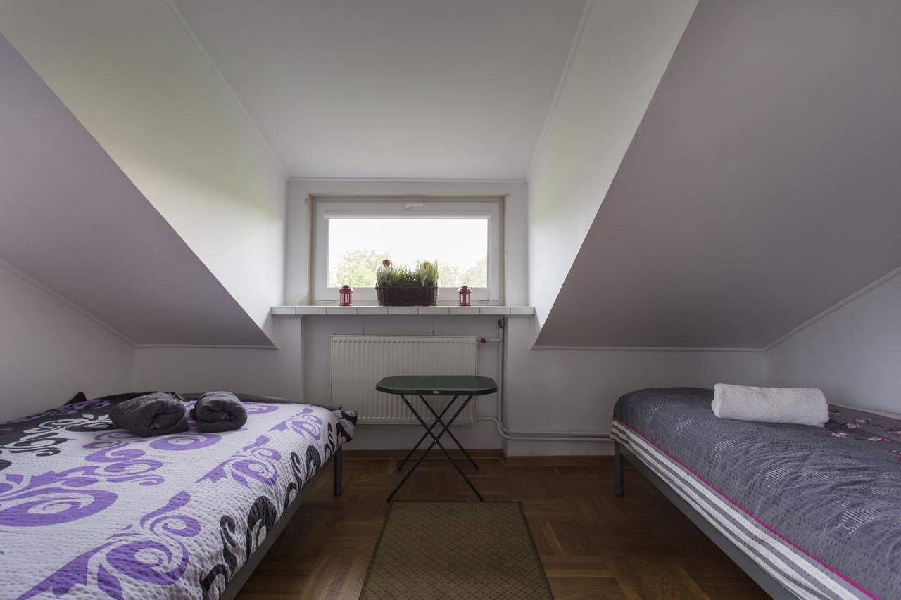 Rent0Nline Brwinow Rooms Eksteriør billede