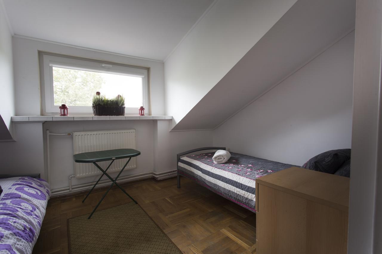 Rent0Nline Brwinow Rooms Eksteriør billede