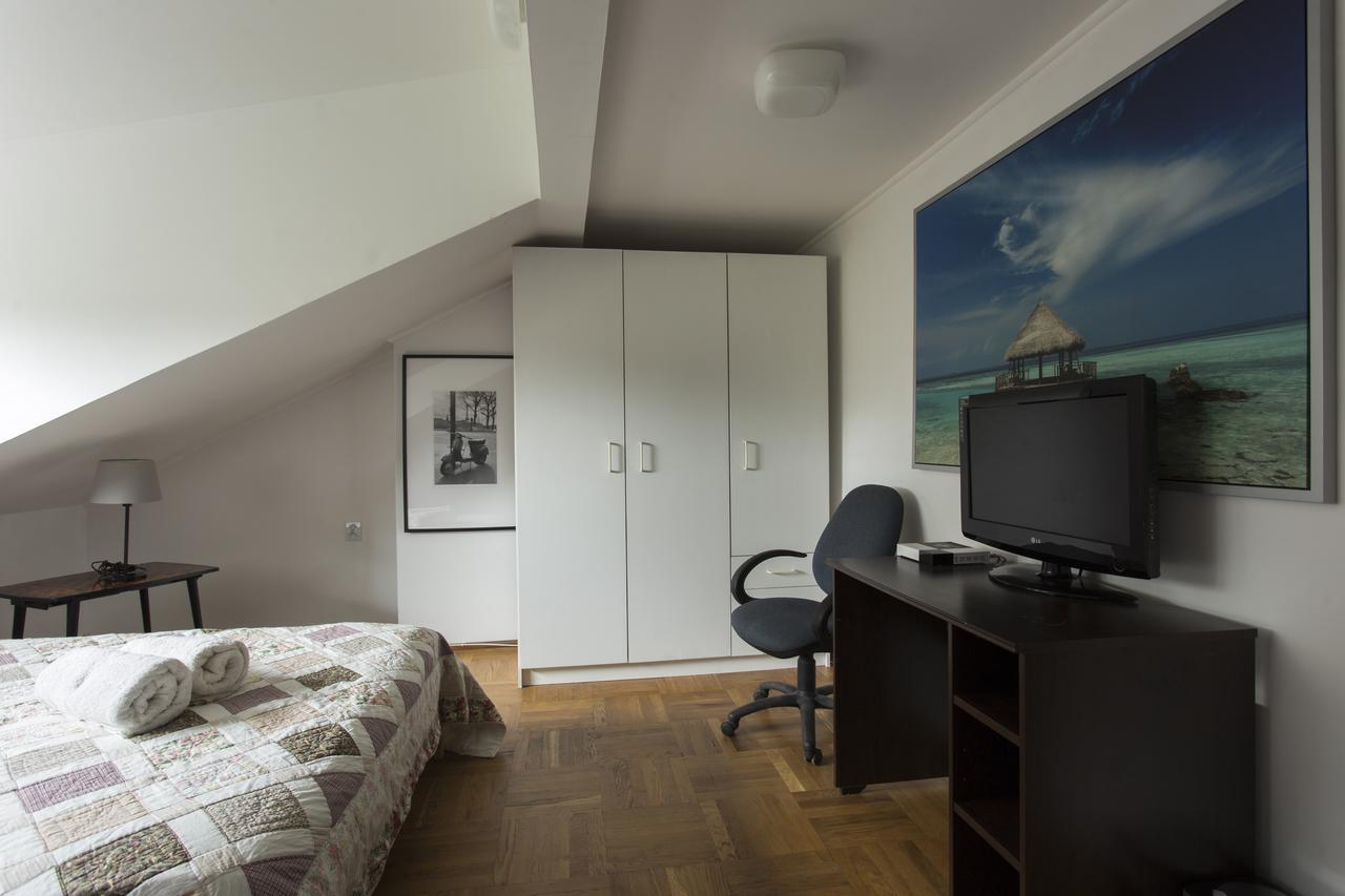 Rent0Nline Brwinow Rooms Eksteriør billede